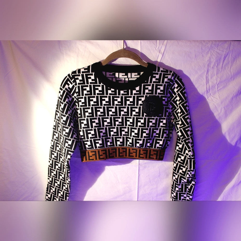 NWOT Fendi Long sleeve Crop